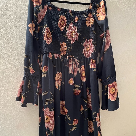 Navy blue floral dress. - Picture 2 of 4